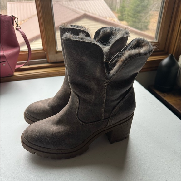 Very G Womens booties - Picture 2 of 7